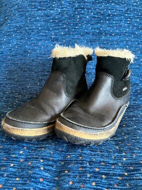 Merrell “Tremblant” low winter boots w/ faux-fur size 8.5, leather & suede